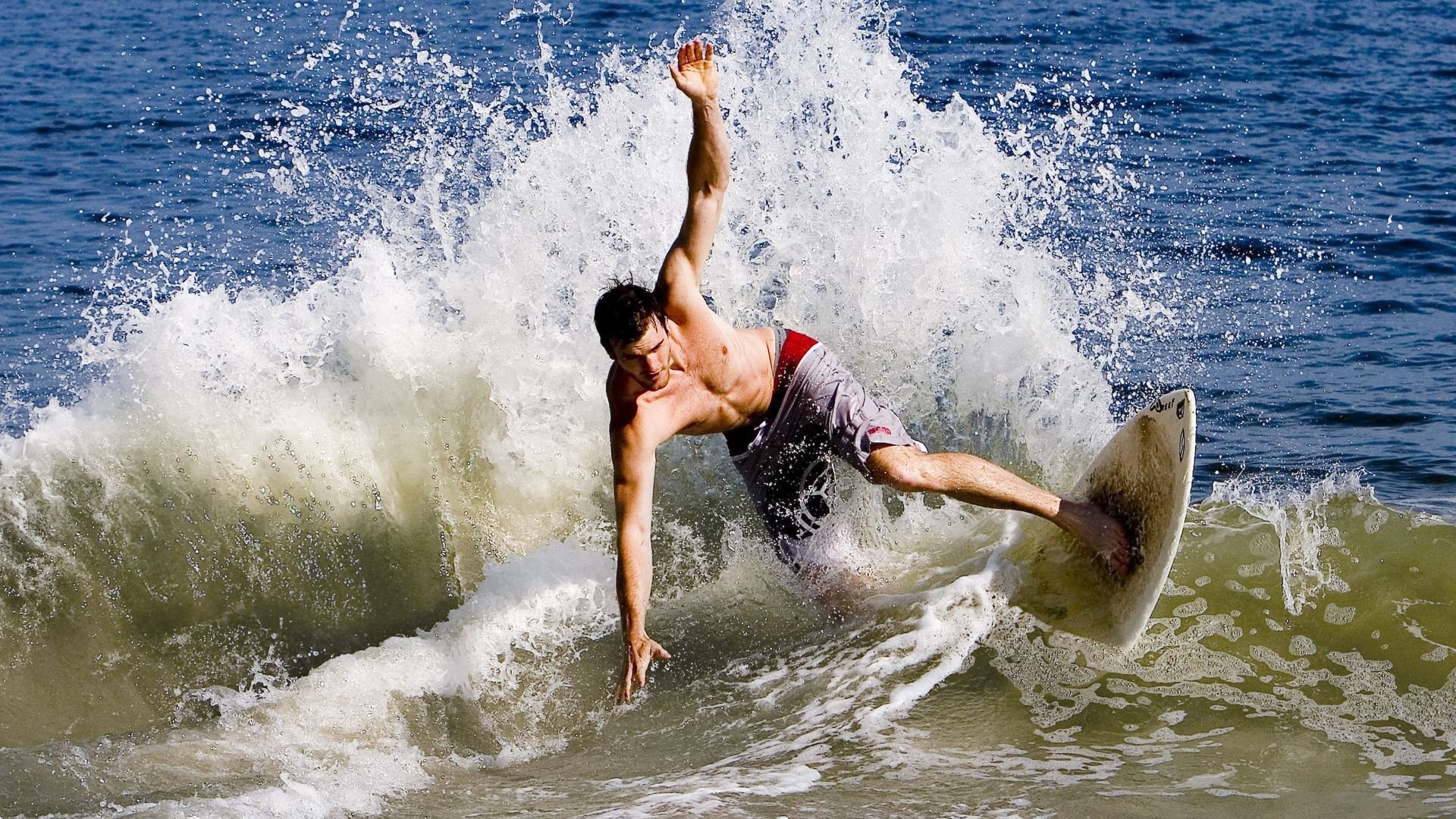 中国男篮比赛经验不断丰富，中国男蓝经典比赛