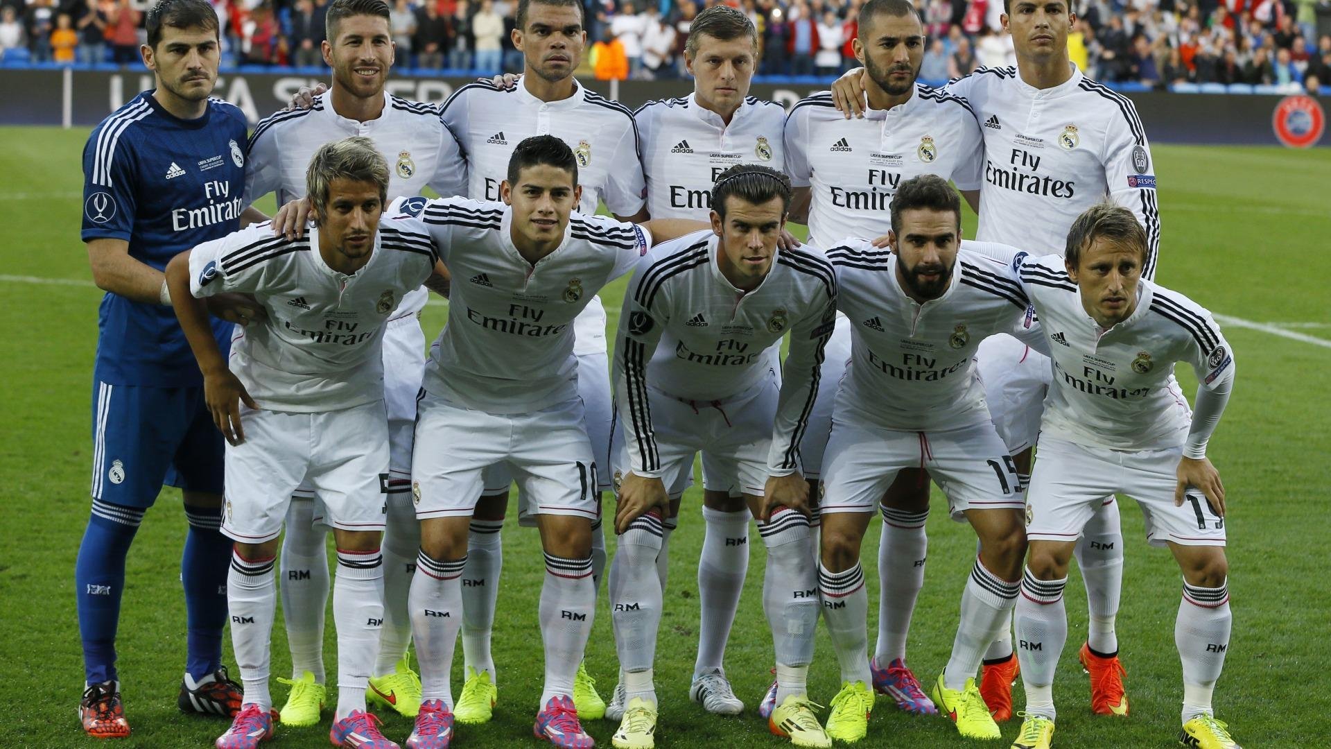 勒沃库森围绕中路组织展开压迫，勒沃库森吧