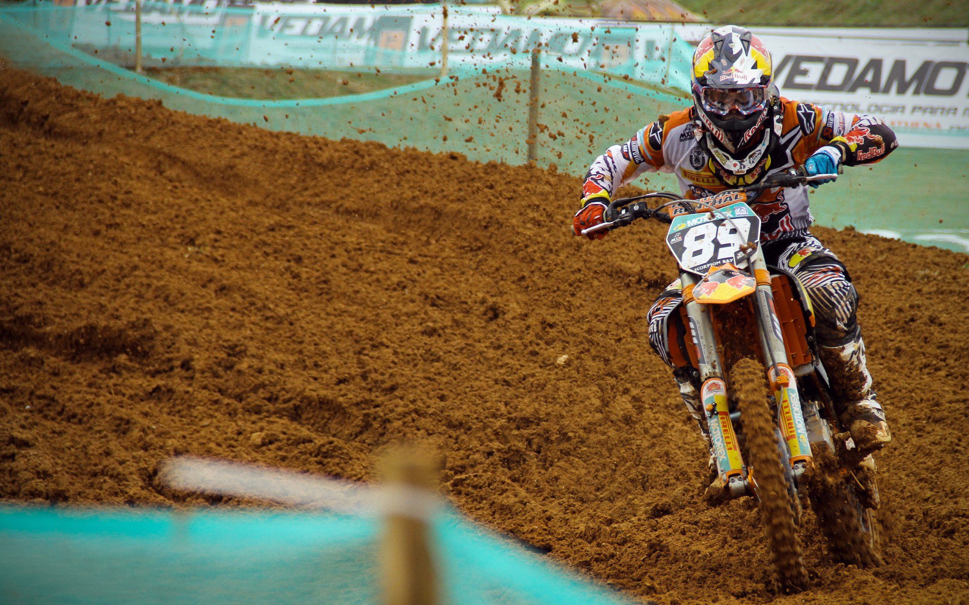 逆境突围：球队如何在压力下稳住阵脚？，逆境中突围